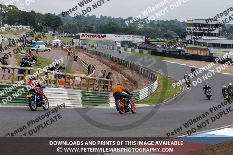 Vintage motorcycle club;eventdigitalimages;mallory park;mallory park trackday photographs;no limits trackdays;peter wileman photography;trackday digital images;trackday photos;vmcc festival 1000 bikes photographs